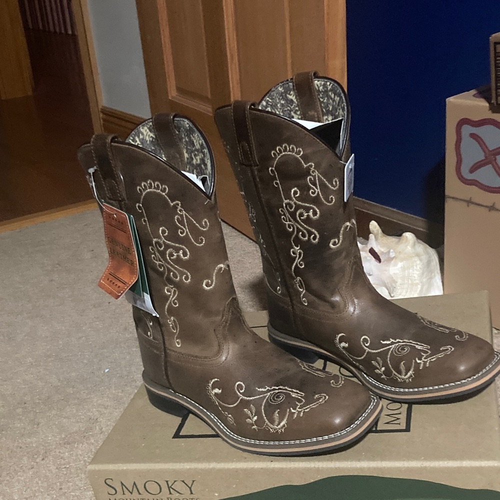 Brown Embroidered Kids Boots